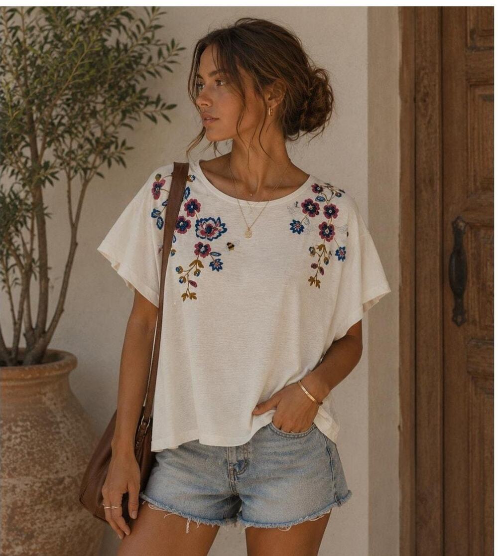 ANTHRO AKEMI + KIN Floral Bee Embroidered Flutter Sleeve Oversized Tee XS EUC